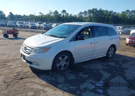 2013 Honda Odyssey Touring/Touring Elite from USA, damaged, VIN 5FNRL5H95DB062449